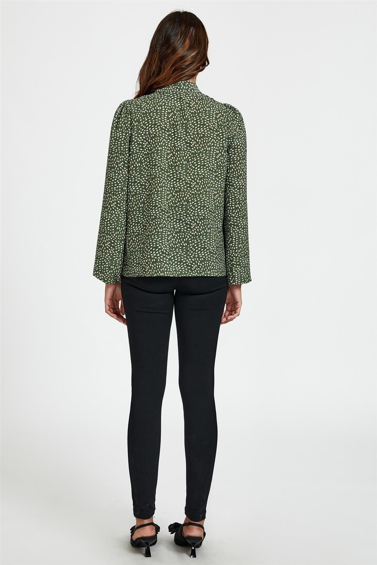 Bluse mit Blumendruck & Seitenbindung in Olive