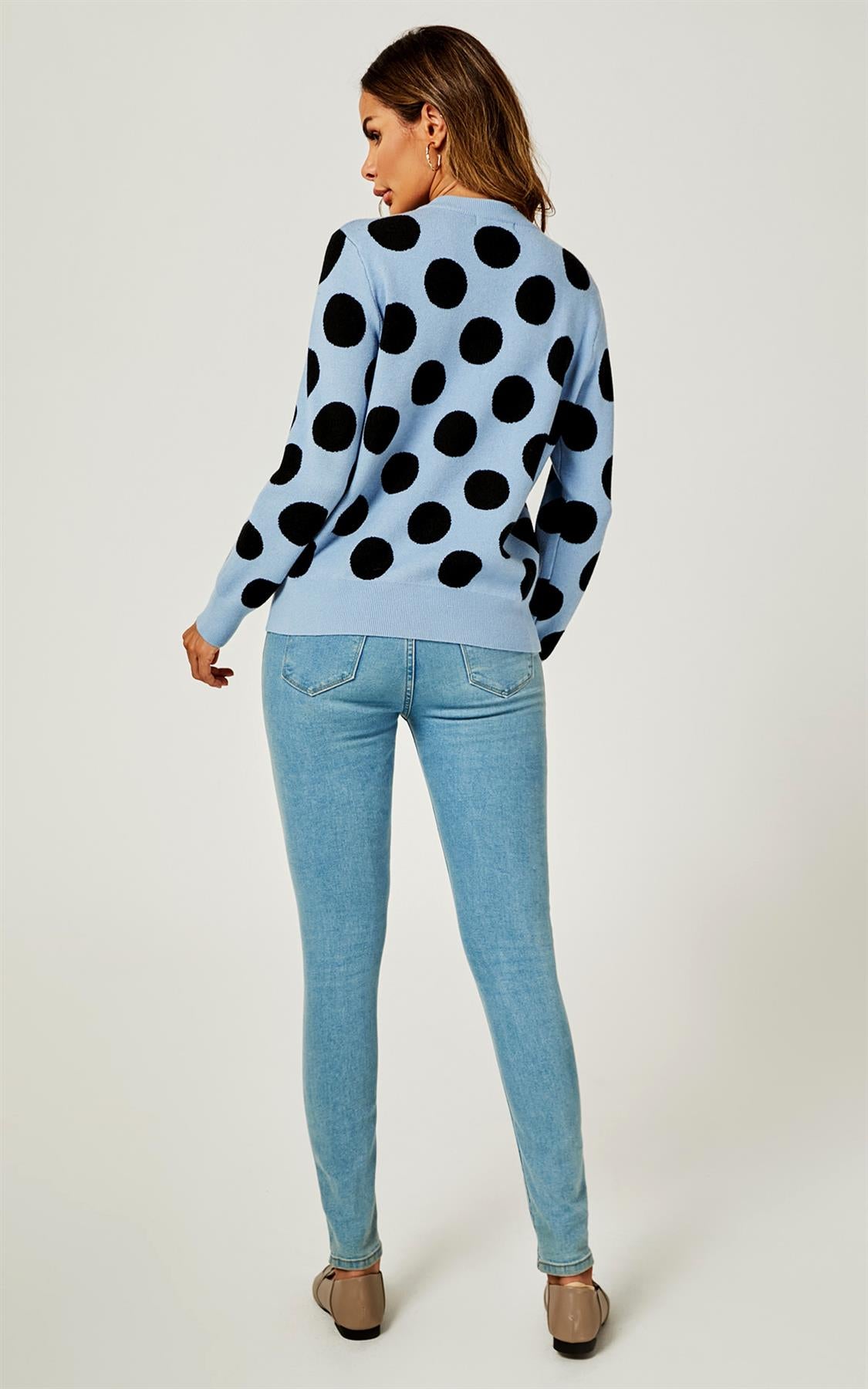 Strickpullover mit schwarzem Polka-Dot in Blau