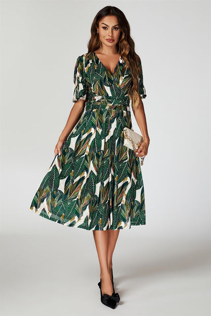 Midi-Kleid aus Mesh mit Blätterdruck in Grün