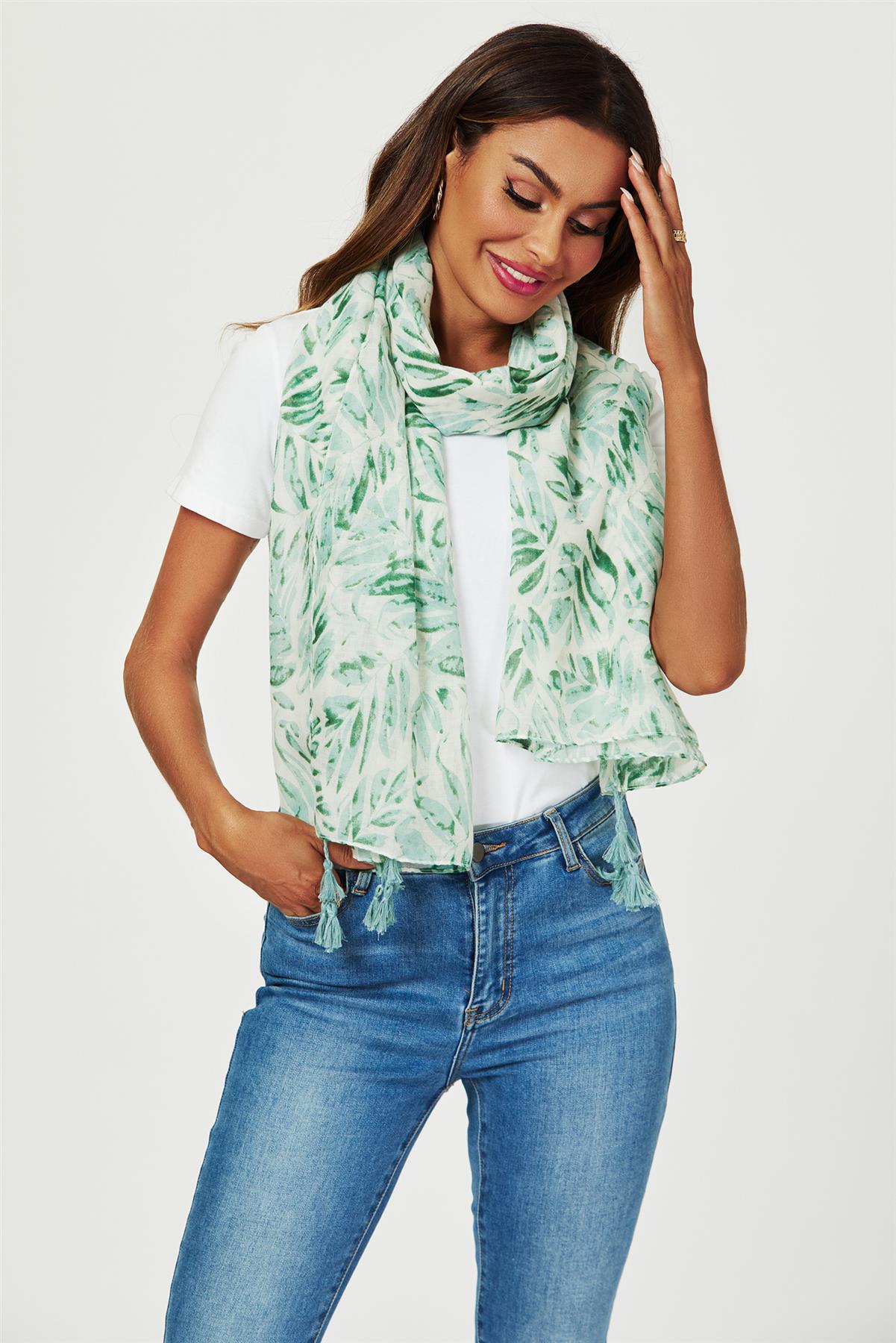 Tropical Leaf Print Tassel Scarf In Green