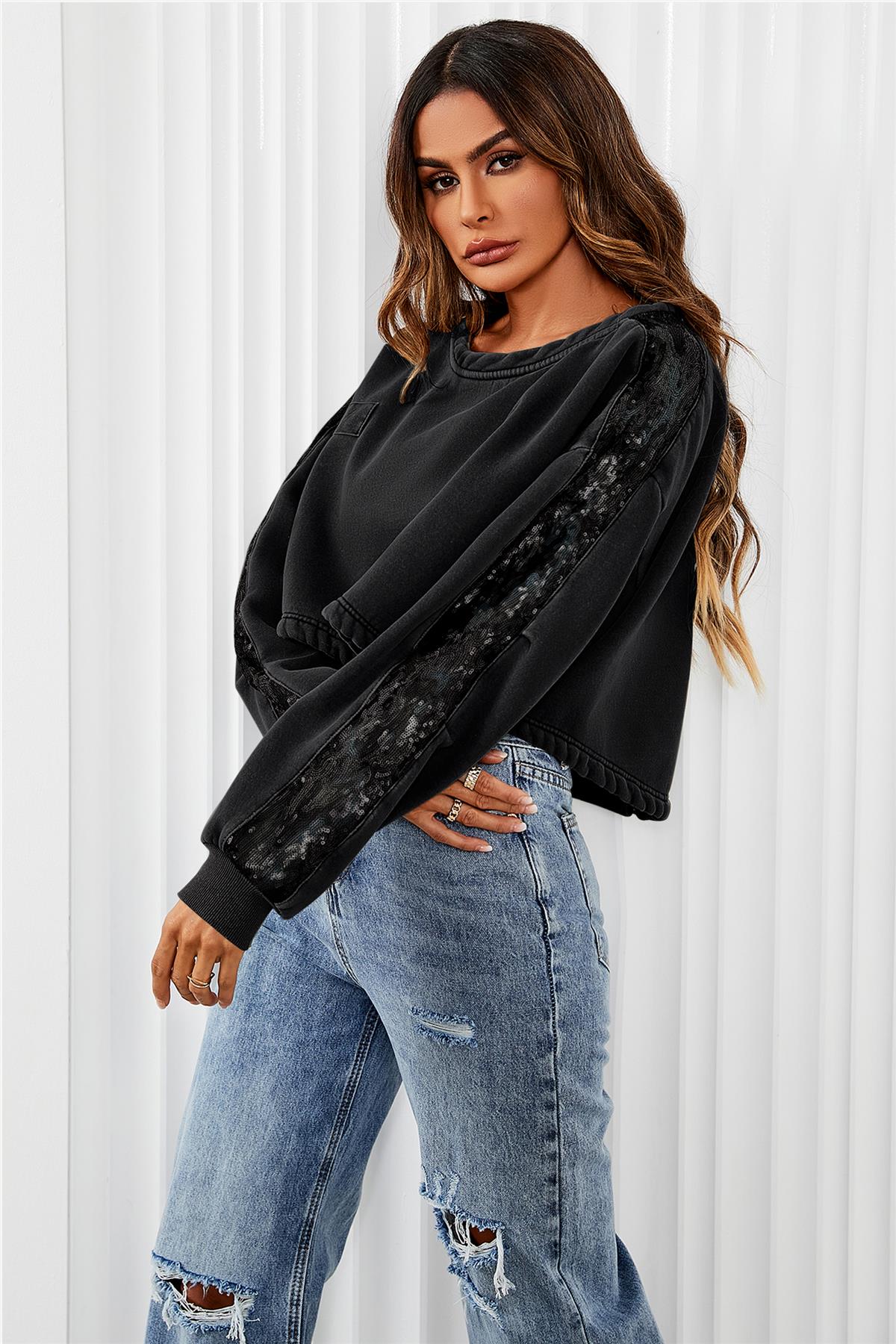 Oversize Cropped Sweatshirt mit Paillettendetail in Schwarz