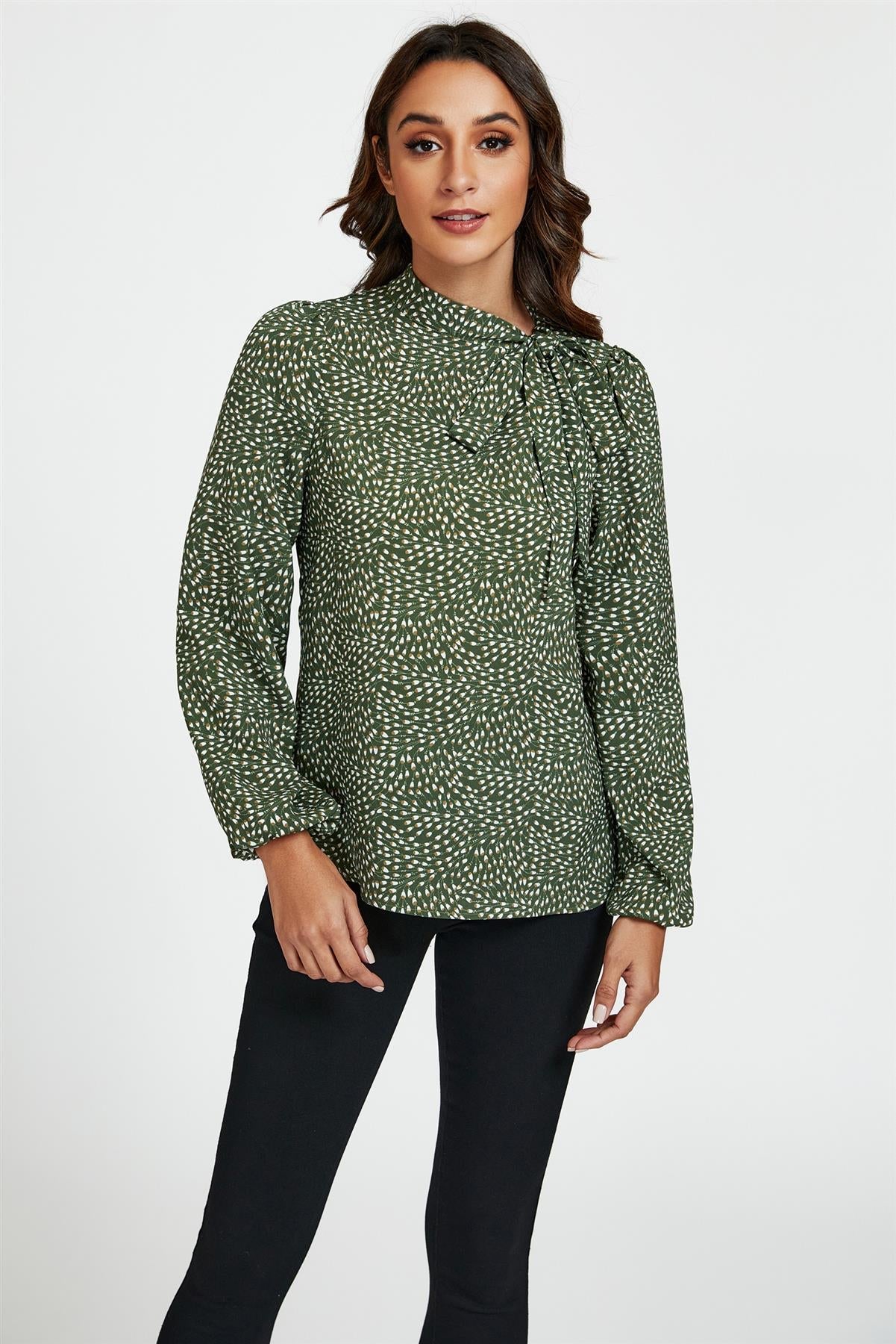 Bluse mit Blumendruck & Seitenbindung in Olive