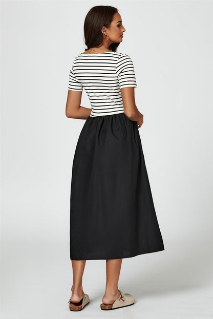 Kurzarm-Midi-Kleid mit Schwarz-Weiß-Streifen