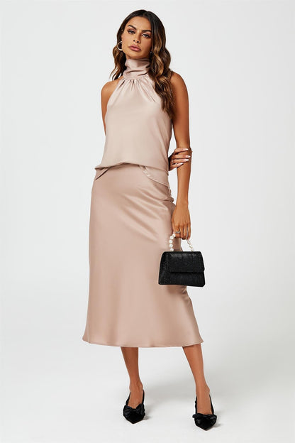 Satin-Neckholder-Top mit Rueckenbindung in Hellbraun