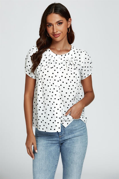 Top mit Punktedruck und Kurzarm in Weiss
