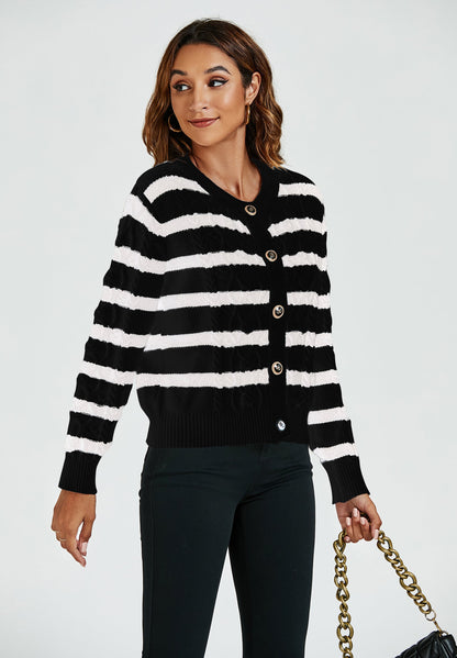 Schwarze-weiße Strickjacke mit Streifenmuster