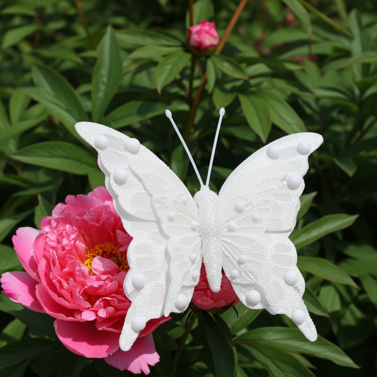 Schmetterling Künstlich auf der Blume