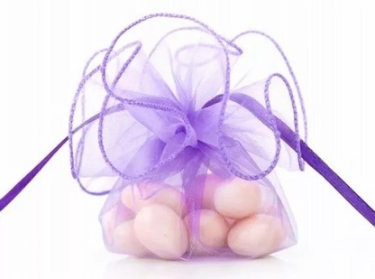 Lila Organza Geschenkbeutel 6cm rund mit Satin-Zugverschluss für Gastgeschenke, ideal für Hochzeiten und Geburtstage.