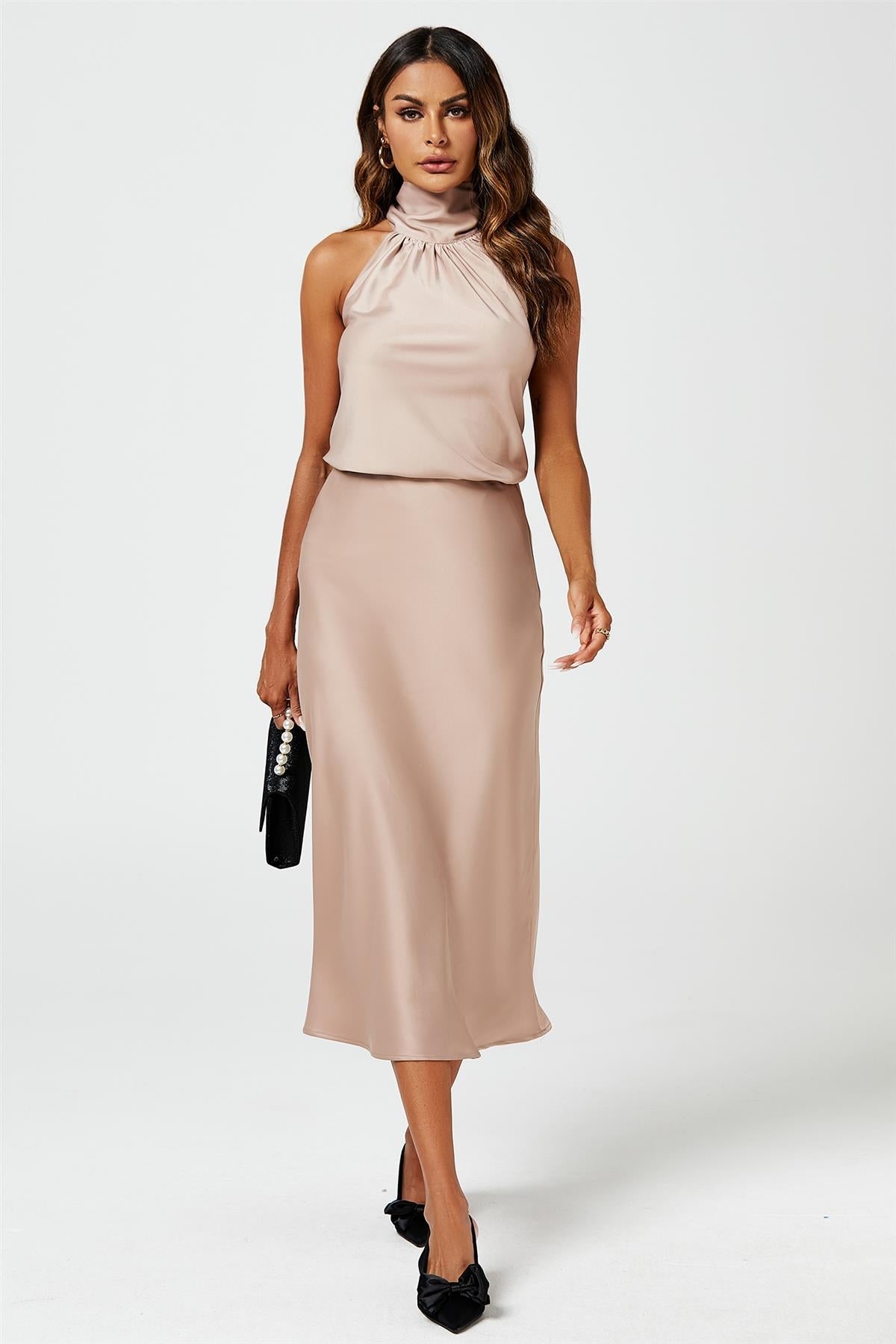 Satin-Neckholder-Top mit Rueckenbindung in Hellbraun