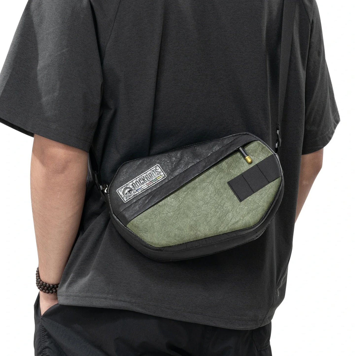 ROAD TO SKY Nachhaltige Fahrrad-Lenkertasche aus recycelten Reifen 2.5L